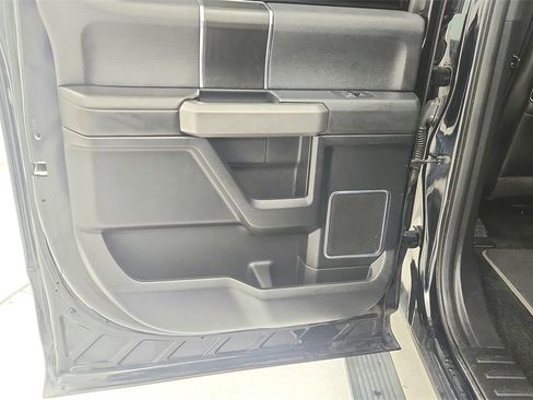 Used 2018 Ford F150 Platinum w/ Equipment Group 701A Luxury image 27