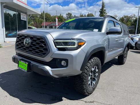 Used 2021 Toyota Tacoma TRD Off-Road w/ TRD Premium Off Road Package AWD/4WD image 8