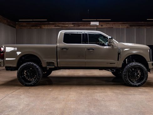 Used 2026 Ford F250 Platinum w/ Platinum Plus Package AWD/4WD image 11