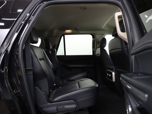 Used 2024 Ford Expedition Max XLT image 13