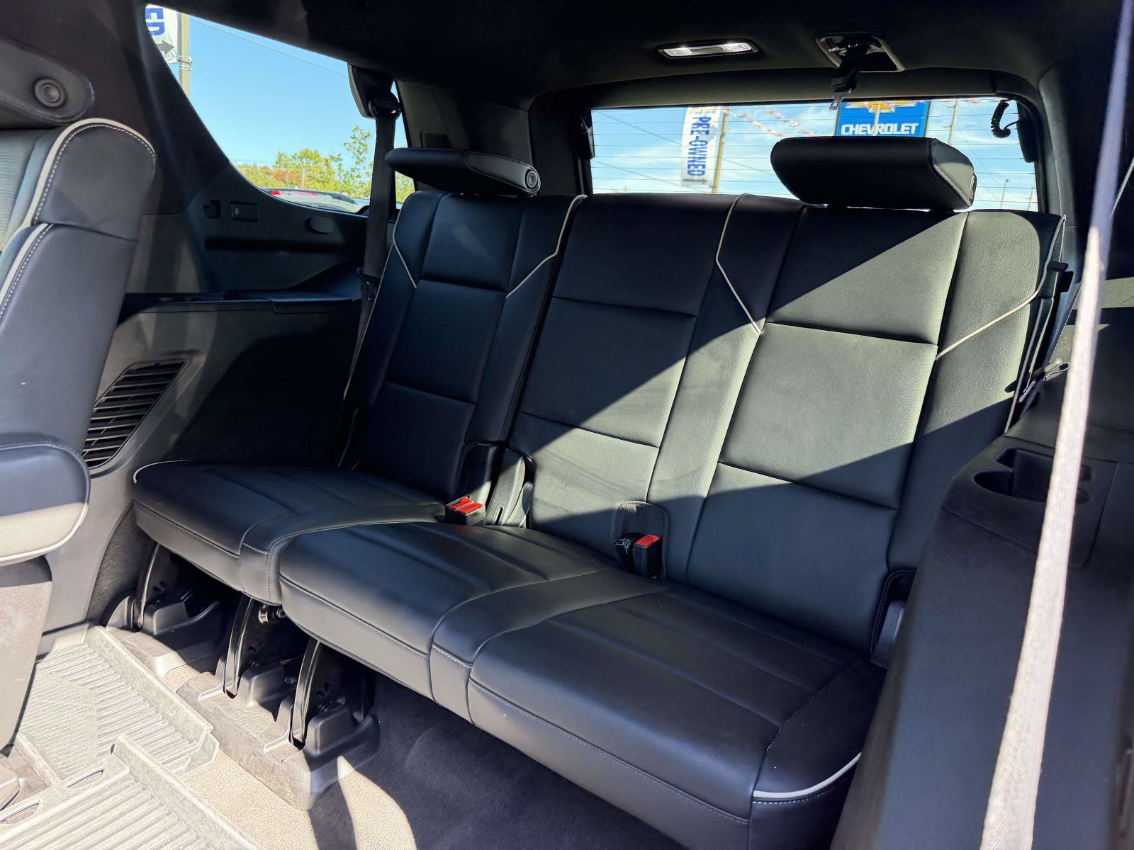 Used 2023 Cadillac Escalade Premium Luxury w/ Performance Package AWD/4WD image 14