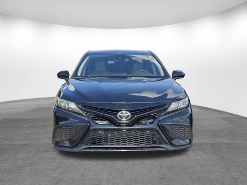 Used 2021 Toyota Camry SE FWD image 2