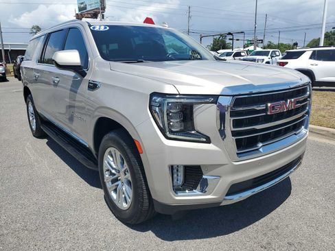 Used 2023 GMC Yukon XL SLT AWD/4WD image 8
