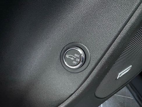 Used 2021 Chevrolet Blazer Premier image 25