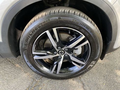Used 2023 Volvo XC40 B5 Core w/ Climate Package AWD/4WD image 13