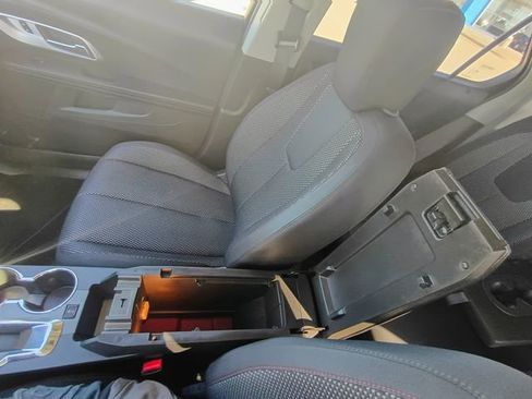 Used 2015 Chevrolet Equinox LT image 30