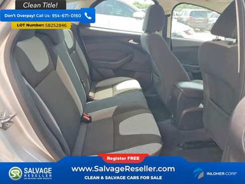 Used 2014 Ford Focus SE w/ SE Sport Package FWD image 13