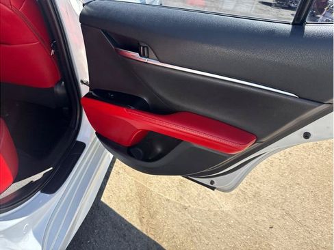 Used 2019 Toyota Camry XSE FWD image 7