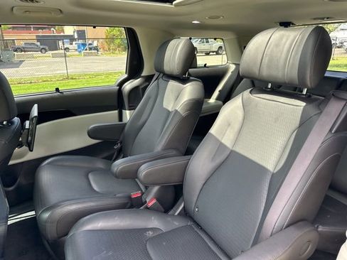 Used 2023 Kia Carnival SX Prestige FWD image 16