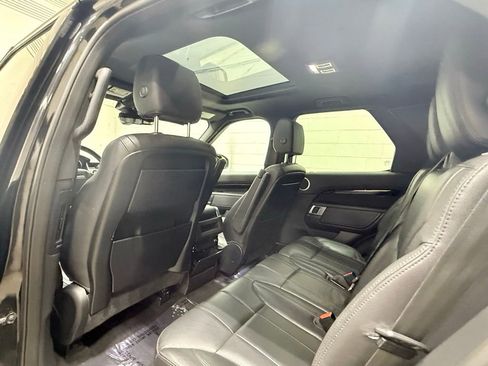 Used 2017 Land Rover Discovery SE AWD/4WD image 41