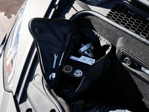 Used 2023 Lamborghini Huracan Tecnica image 9