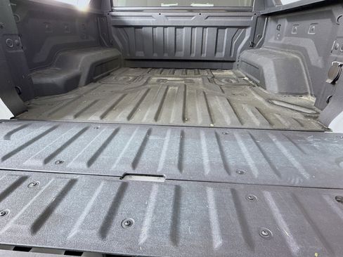Used 2025 GMC Hummer EV 2X AWD/4WD image 28