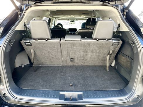 Used 2023 Toyota Highlander XLE image 30