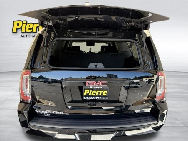 Used 2016 GMC Yukon XL SLT w/ Open Road Package AWD/4WD image 4