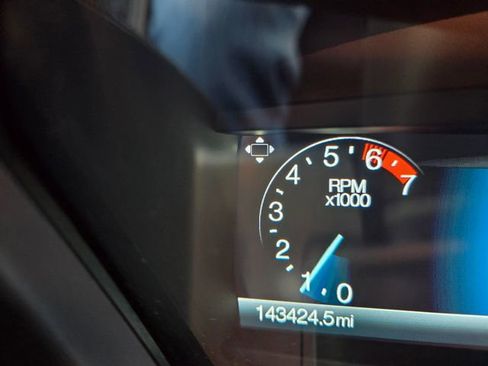 Used 2016 Ford Expedition Platinum image 26