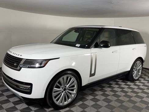 New 2026 Land Rover Range Rover SE image 2
