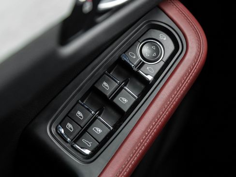 Used 2022 Porsche Macan S image 19