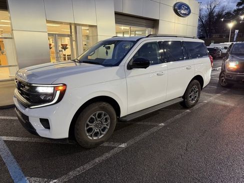 Used 2025 Ford Expedition Active image 2