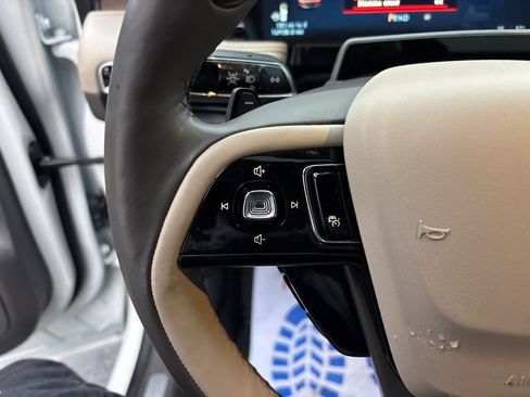 Certified 2023 Lincoln Corsair Reserve w/ Equipment Group 202A image 17