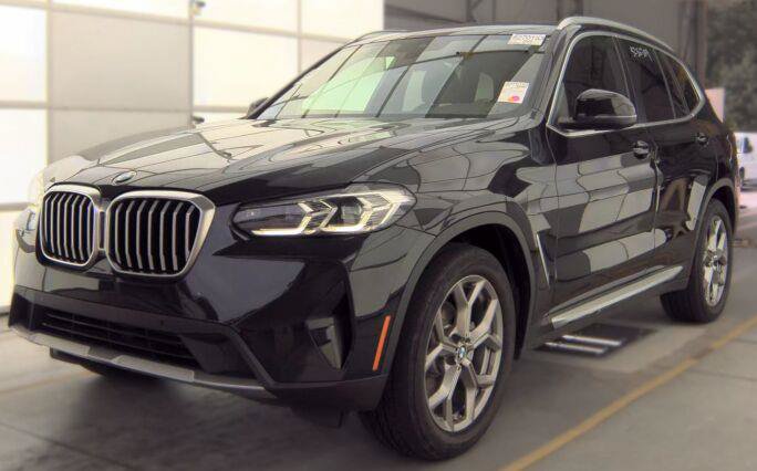 Used 2023 BMW X3 xDrive30i w/ Convenience Package AWD/4WD image 1