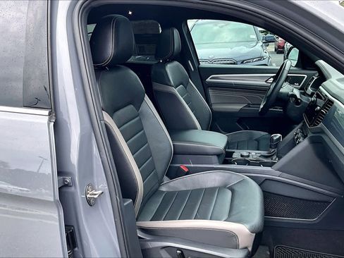 Used 2023 Volkswagen Atlas Cross Sport SEL Premium R-Line AWD/4WD image 9