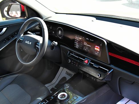 Used 2023 Kia Niro Wind FWD image 46