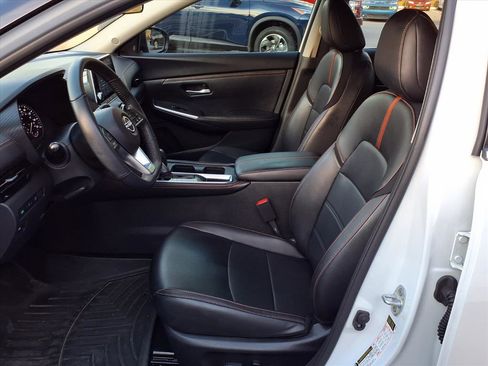 Used 2024 Nissan Sentra SR w/ SR Premium Package image 11