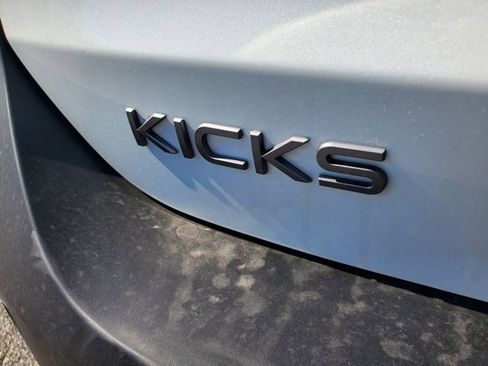 New 2025 Nissan Kicks SV image 8