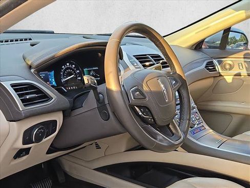 Used 2018 Lincoln MKZ Reserve w/ Technology Package FWD image 9