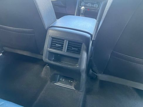 Used 2021 Volkswagen Atlas Cross Sport SEL AWD/4WD image 10