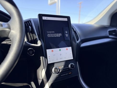 Used 2023 Ford Edge SEL image 14