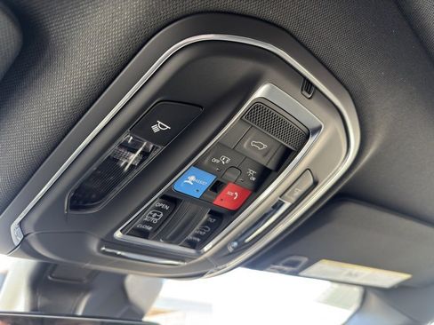 New 2025 Jeep Grand Cherokee Altitude image 32