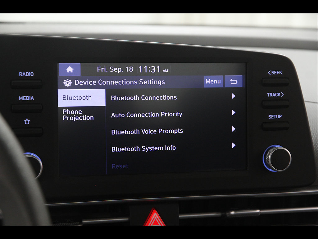 Used 2022 Hyundai Elantra SE FWD image 11