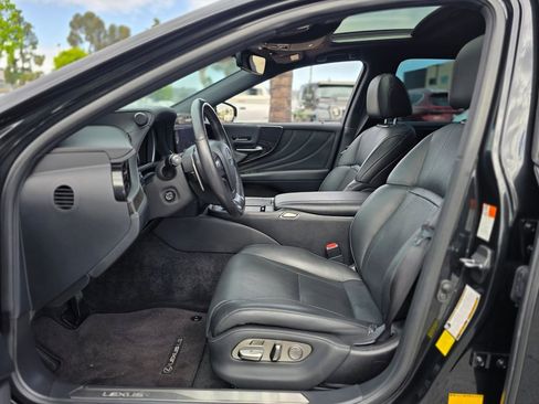 Used 2021 Lexus LS 500 w/ Accessory Package (Z1) RWD image 11