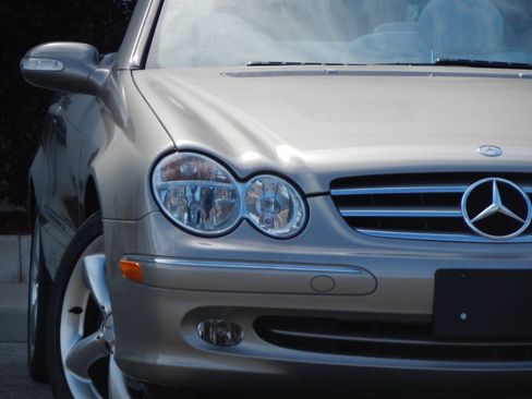 Used 2005 Mercedes-Benz CLK 320 Cabriolet image 7