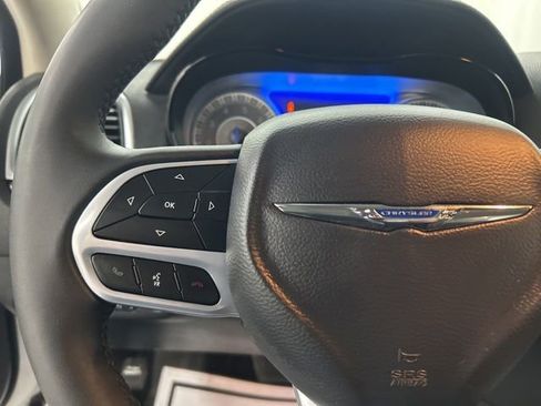 Used 2023 Chrysler 300 Touring L w/ Popular Equipment Group image 12