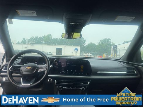 Used 2025 Chevrolet Traverse LT FWD image 20