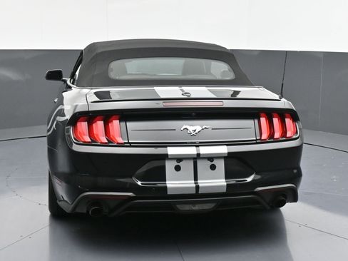 Used 2022 Ford Mustang Premium image 7
