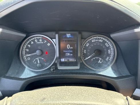 Used 2021 Toyota Tacoma TRD Off-Road w/ Technology Package AWD/4WD image 24