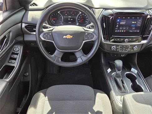 Used 2023 Chevrolet Traverse LT image 14