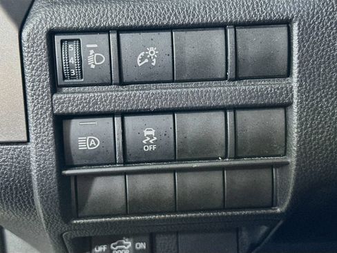 Used 2025 Toyota Tacoma SR5 AWD/4WD image 21