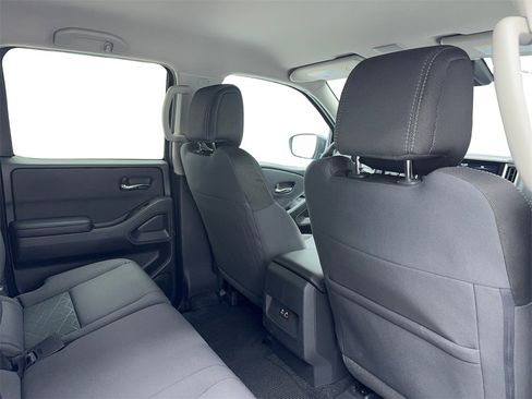 Used 2025 Nissan Frontier SV image 48