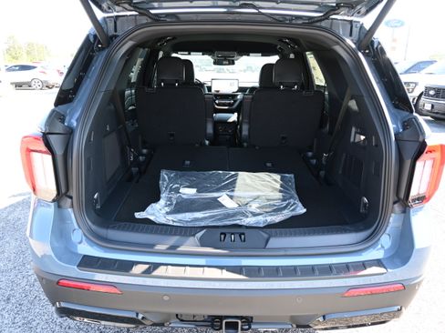 New 2026 Ford Explorer ST-Line w/ ST-Line Street Pack RWD image 6