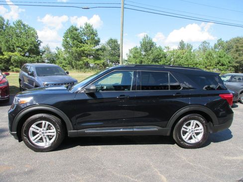 Used 2021 Ford Explorer XLT RWD image 9