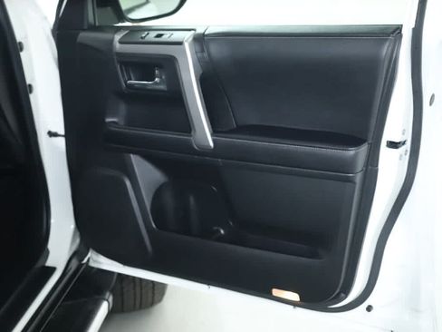 Certified 2023 Toyota 4Runner SR5 Premium w/ Moonroof Package AWD/4WD image 33
