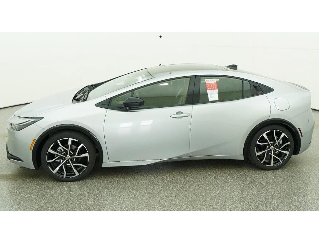 New 2026 Toyota Prius Plug-In Hybrid FWD image 3