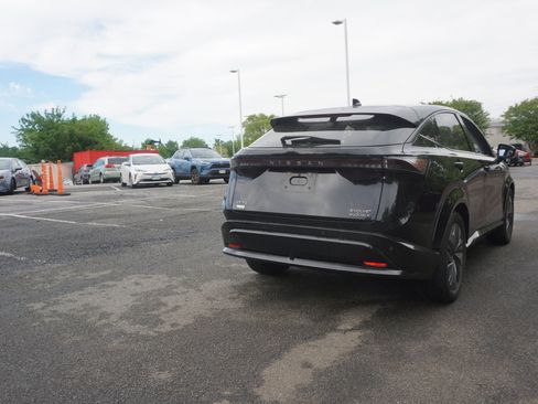 Used 2023 Nissan Ariya AWD image 3