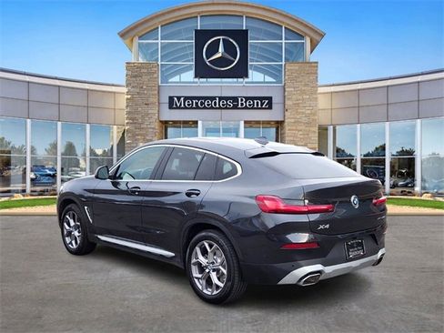 Used 2024 BMW X4 xDrive30i image 3