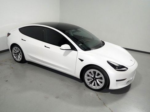 Used 2023 Tesla Model 3 RWD image 12