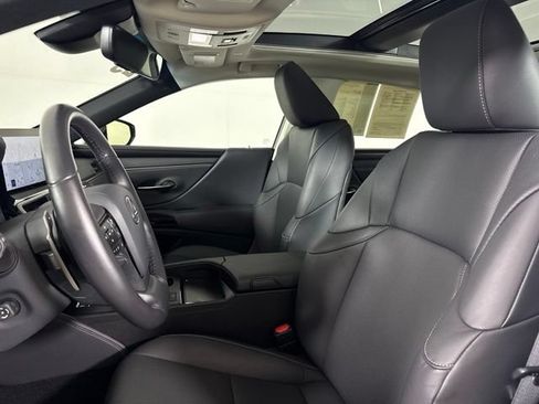 Used 2025 Lexus ES 350 w/ Premium Package FWD image 5